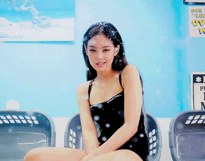 Chi phí khổng lồ cho outfit solo của 3 mẩu BLACKPINK: Danh hiệu công chúa của Jennie bay màu, Lisa và Rosé mèo nào cắn mỉu nào? - Hình 22