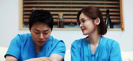 Sốc xỉu thời lượng tập cuối Hospital Playlist 2 được hé lộ, nở hoa hay bế tắc mà dân mạng náo loạn hết cả lên? - Hình 2