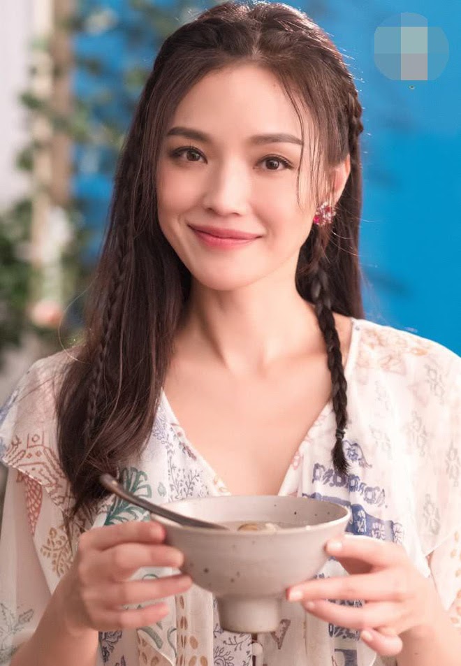 Trương Quốc Vinh mắng Thư Kỳ là gái làng chơi nhưng người đẹp lại mang ơn suốt đời - Hình 1
