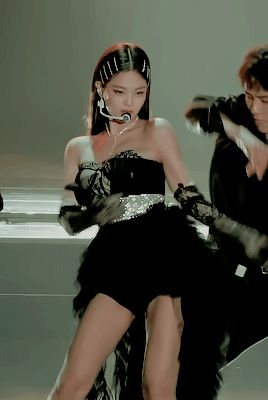 Jennie được Knet khen là idol chuyên nghiệp nhất nhờ khoảnh khắc lật mặt nhanh như chảo chớp thời SOLO - Hình 4