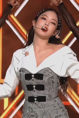 Jennie được Knet khen là idol chuyên nghiệp nhất nhờ khoảnh khắc lật mặt nhanh như chảo chớp thời SOLO - Hình 2