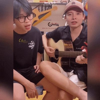 Trận battle guitar viral nhất MXH hôm nay: Đàng trai nổi hứng cà khịa crush ai ngờ đại diện nhà gái phản dame không trượt phát nào - Hình 4