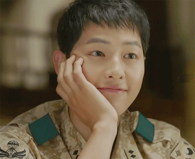 Chào tuổi mới Song Joong Ki với loạt tạo hình phim đẹp đến lịm người: Vincenzo hay anh đại úy mới là chân ái? - Hình 11