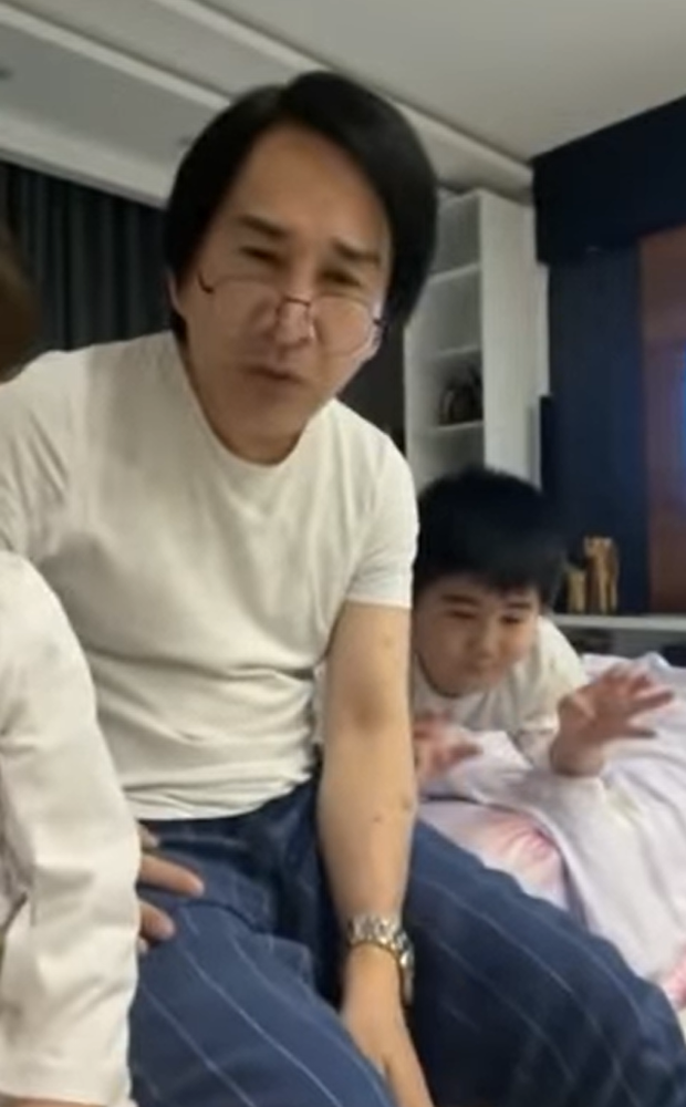 NSƯT Kim Tử Long bệnh nặng, đau đớn không đi lại được vì không chịu uống thuốc - Hình 1