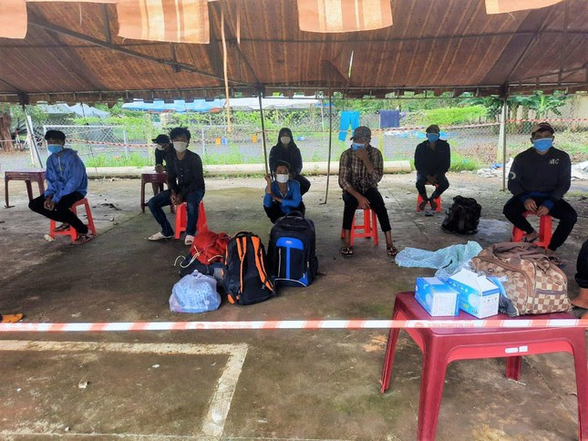 2 anh em không thể qua chốt về quê chịu tang cha vì không đủ tiền xét nghiệm và cái kết có hậu - Hình 3