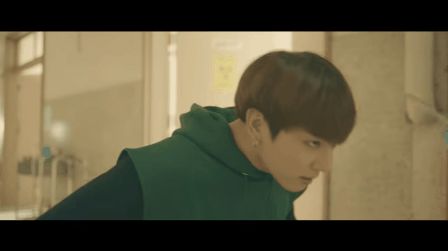 Cô gái từng bị cạo lông mày khi làm bạn gái của Jungkook (BTS) 4 năm trước giờ ra sao? - Hình 1