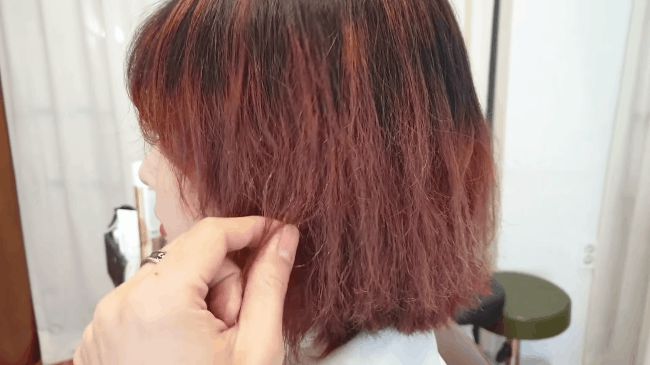 Cuối tuần chị em tranh thủ ra salon làm tóc, nhưng nếu sở hữu 3 chất tóc này thì nên dừng ngay việc uốn xoăn - Hình 9