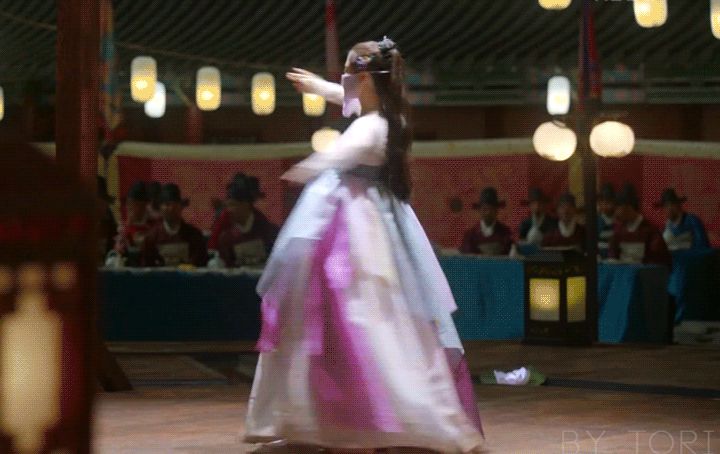 Kim Yoo Jung xứng danh nữ thần Hanbok của Kbiz: Từ thiên thần nhí hoá mỹ nữ, sao lúc nào cũng thoát tục như tiên tử thế này? - Hình 10