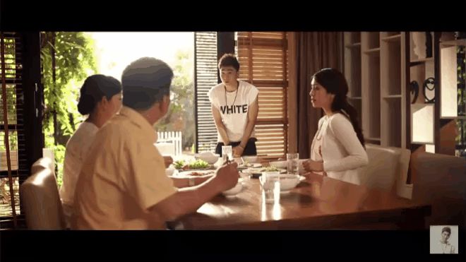 Những cái chế.t lãng xẹt trong MV Vpop: Đang lái xe lại cứ hôn hít, cô nữ chính hắt xì một cái đạn bay trúng người yêu chầu trời - Hình 12