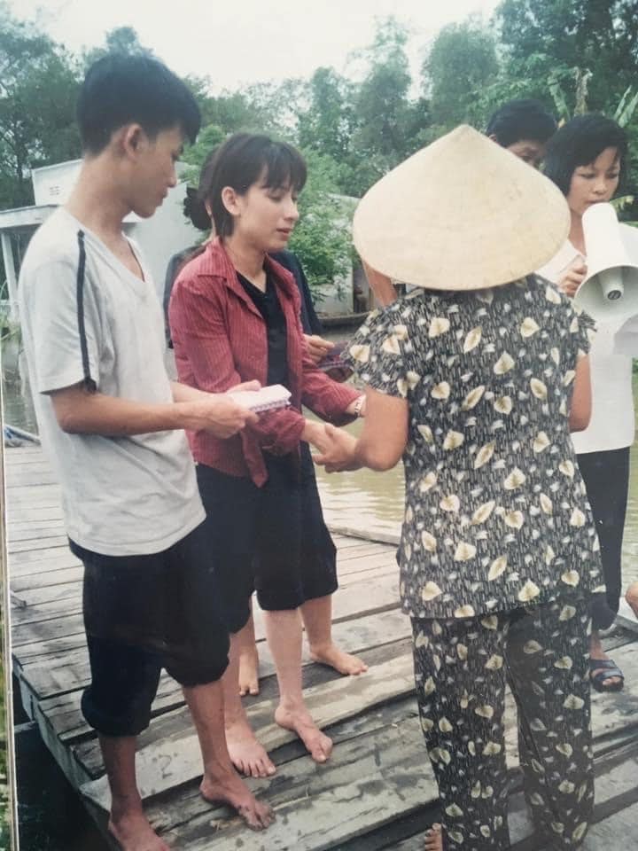 Quản lý Phi Nhung khiến bao người xót xa: Giờ mẹ đất Phật thong dong, thương đàn con dại mồ côi hai lần - Hình 2