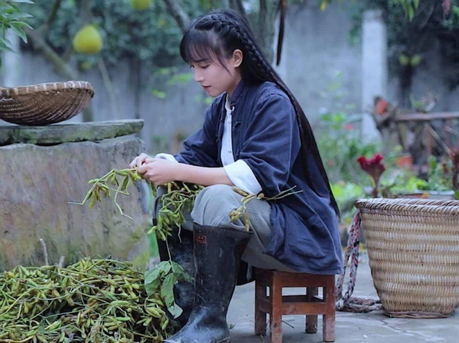 Lý Tử Thất - Tiên nữ đồng quê từng ngủ gầm cầu đến nữ đại gia sở hữu khối tài sản khủng - Hình 2
