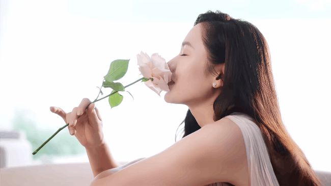 Chỉ vài giây khoe vai trần, Son Ye Jin khiến dân tình xịt má.u mũi nhưng vẫn chưa là gì với những lần táo bạo trước đây - Hình 7