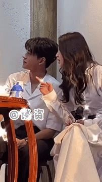 Clip: Lucas có hành động đẹp với đàn chị Angela Baby được khui lại, phản ứng của netizen: Chỉ giỏi làm màu trước ống kính - Hình 3