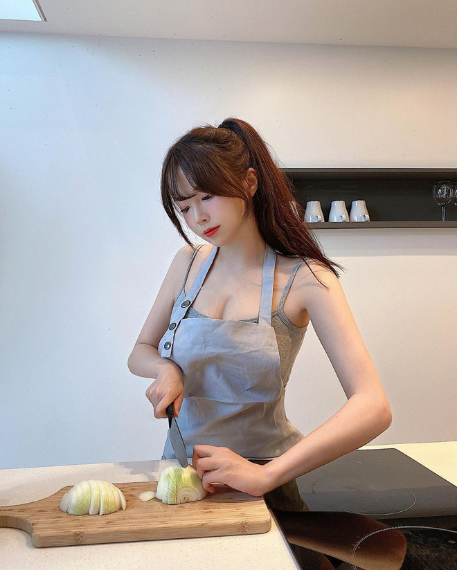 Mê mẩn nhan sắc xinh đẹp, body gợi cảm của nữ streamer có vòng một siêu khủng xứ Hàn - Hình 4
