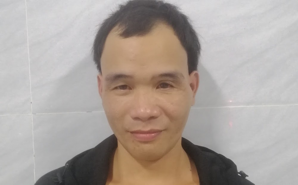 Người đàn ông cải trang đạo Hồi đeo súng vượt chốt, thực hư ra sao? - Hình 2