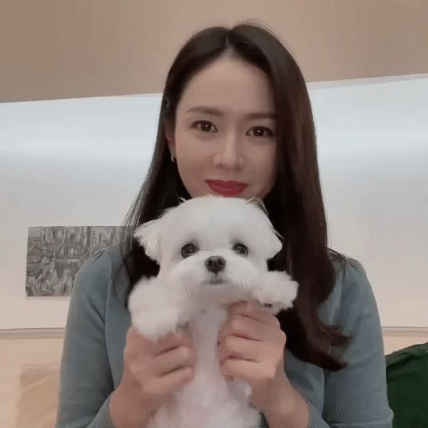 Son Ye Jin lần đầu lộ diện sau tin đồn mang thai với Hyun Bin, nhan sắc thế nào so với ảnh mặt sưng vù làm rộ nghi vấn? - Hình 1