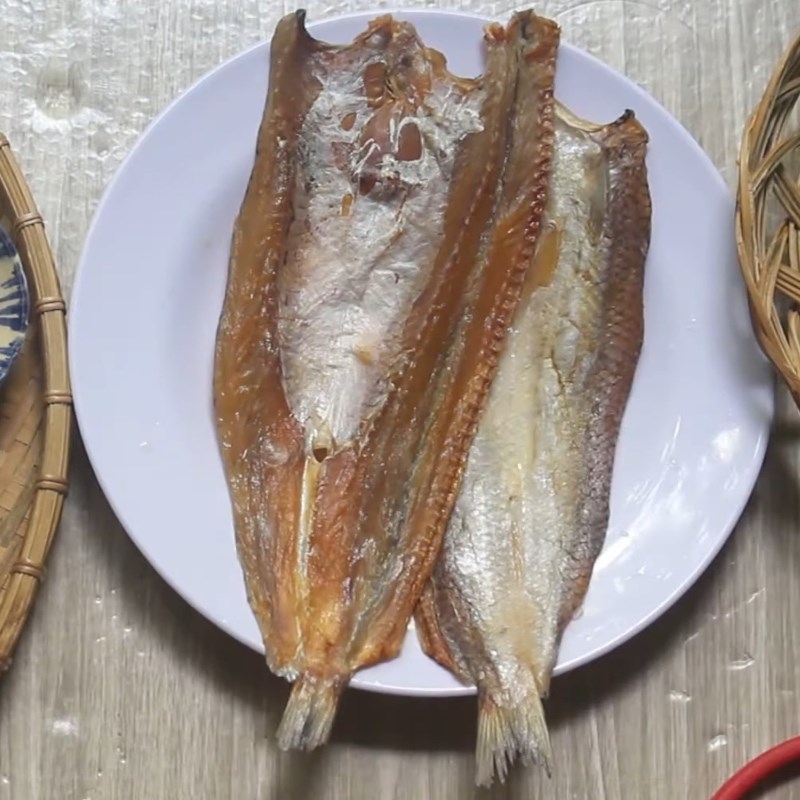 Cách làm khô cá mối chiên giấm đường chua ngọt thơm ngon dễ làm - Hình 2