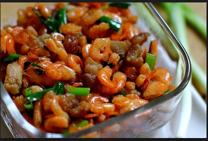 Cách rang tôm với thịt ba chỉ ngon ăn đưa cơm mỏi tay - Hình 1