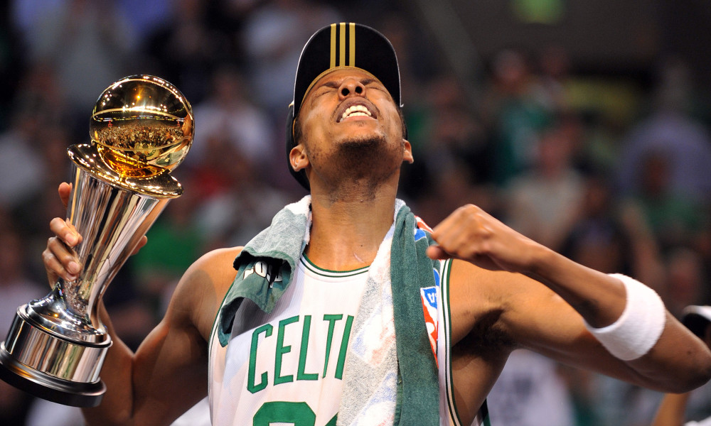 Kỳ án của Paul Pierce: 11 nhát dao đẫm máu và sự trở lại thần kỳ 20 năm trước - Hình 9