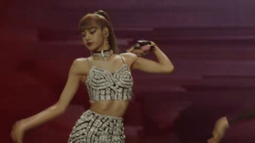 Lisa (BLACKPINK) cháy dữ dội trên sân khấu thế này, bảo sao cả thế giới đều điên đảo vì màn debut sắp tới của cô nàng - Hình 11