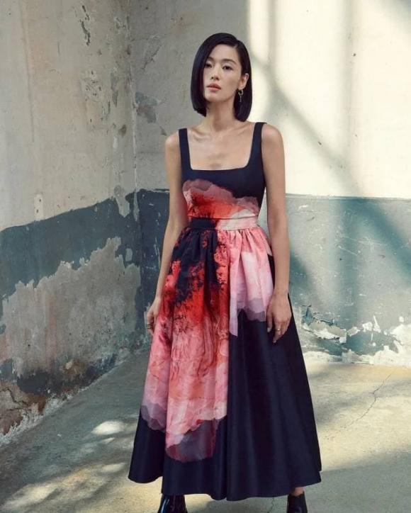 Màn đụng hàng xuyên biên giới: Mợ chảnh Jeon Ji Hyun và Kế Hoàng hậu Xa Thi Mạn, ai mới là người xuất sắc hơn? - Hình 8