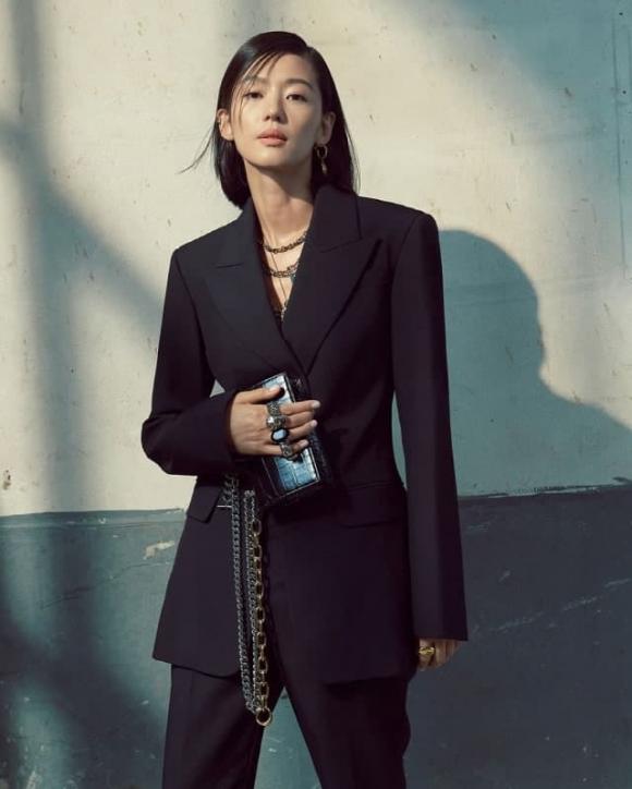 Màn đụng hàng xuyên biên giới: Mợ chảnh Jeon Ji Hyun và Kế Hoàng hậu Xa Thi Mạn, ai mới là người xuất sắc hơn? - Hình 7