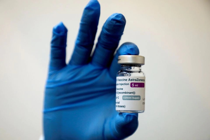 them tac dung phu hiem gap o nguoi tiem vaccine astrazeneca 82c 6017507