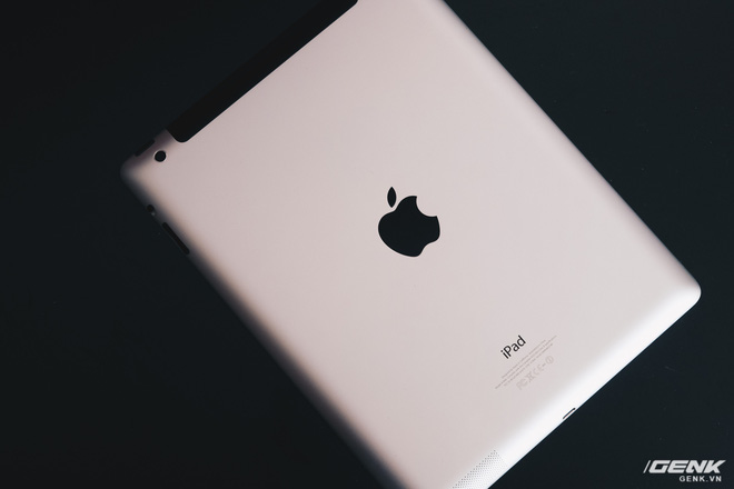 Trên tay chiếc iPad 9 năm tuổi, ra mắt cùng thời iPhone 5, giật lag, nhưng vẫn được người Việt ưa chuộng - Hình 1