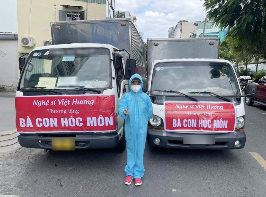 Việt Hương gửi gạo mốc làm từ thiện, người dân quay clip nói rõ sự thật - Hình 2