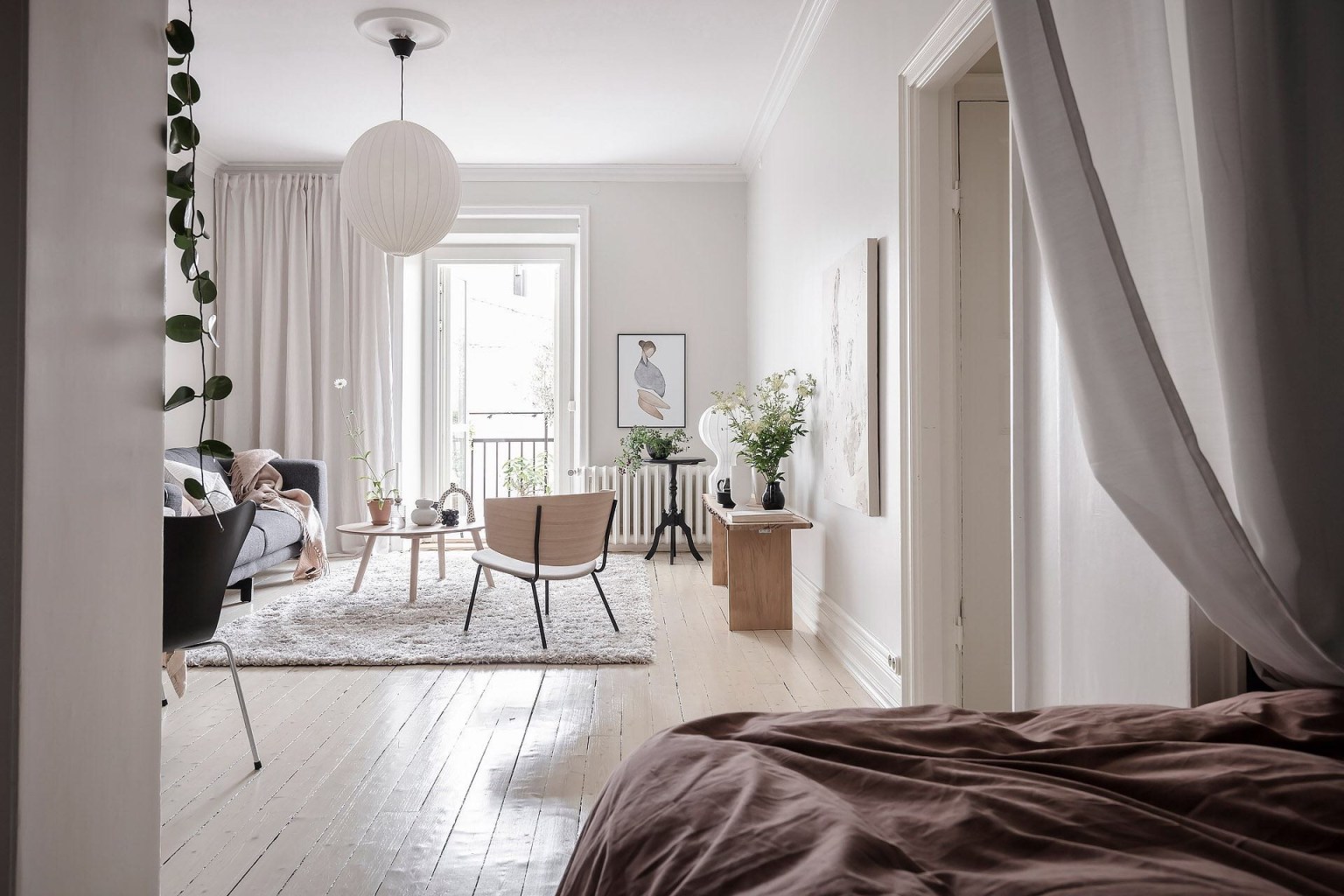 Căn hộ 50m² nhưng tạo cảm giác rộng thênh thang nhờ sử dụng đúng gam màu trang trí - Hình 17