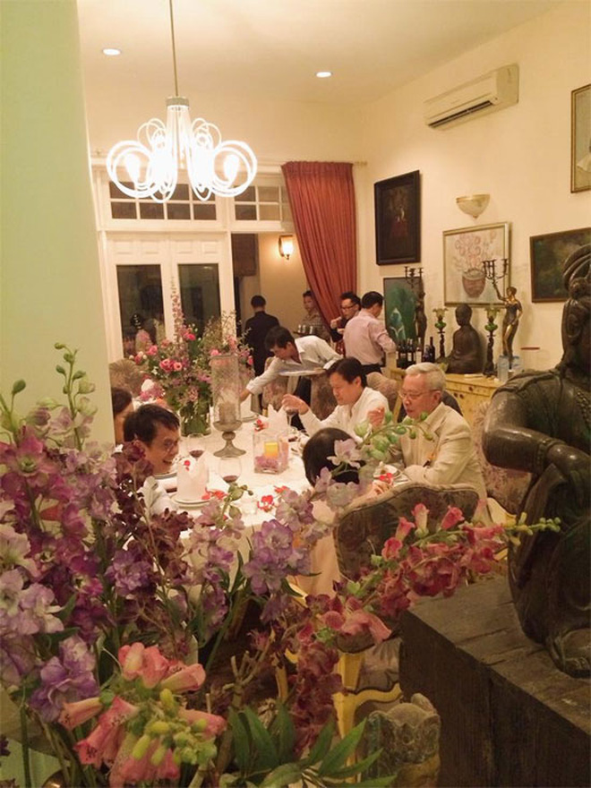Cuộc sống vương giả của gia tộc siêu giàu Việt Nam, có ông hoàng phở vang danh quốc tế - Hình 9
