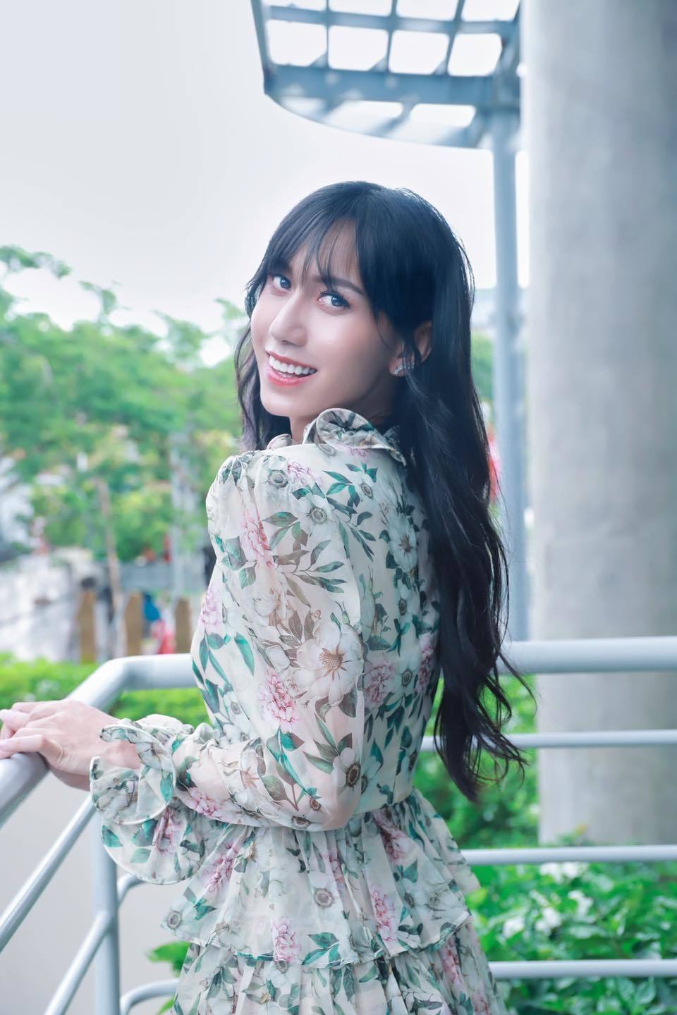 Diện đầm ren công chúa, Lynk Lee lại bị hiểu lầm là mặc khăn trải bàn - Hình 4
