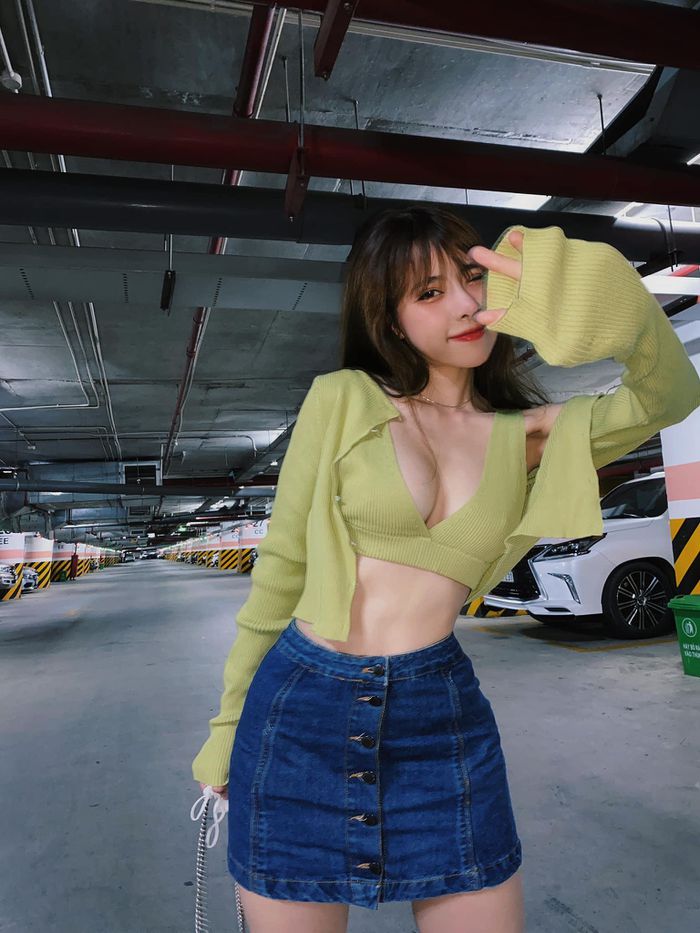 Hot girl Nam Định lộ vòng 3 tuyệt mỹ gây sốt mạng xứ Trung - Hình 9