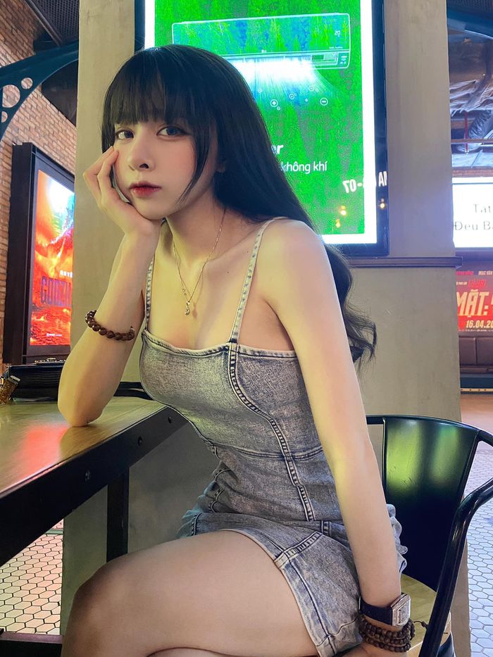Hot girl Nam Định lộ vòng 3 tuyệt mỹ gây sốt mạng xứ Trung - Hình 2