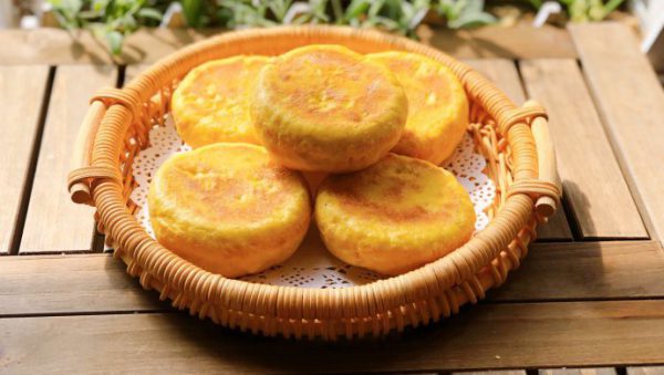 Món bánh bí đỏ giúp bổ sung chất xơ cho con - Hình 1