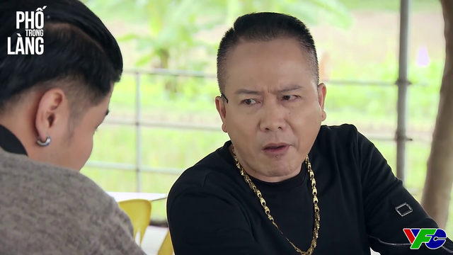 Phố trong làng - Tập 38: Thuận xúi Tiến nghĩ cách moi tiền của Mến - Hình 3