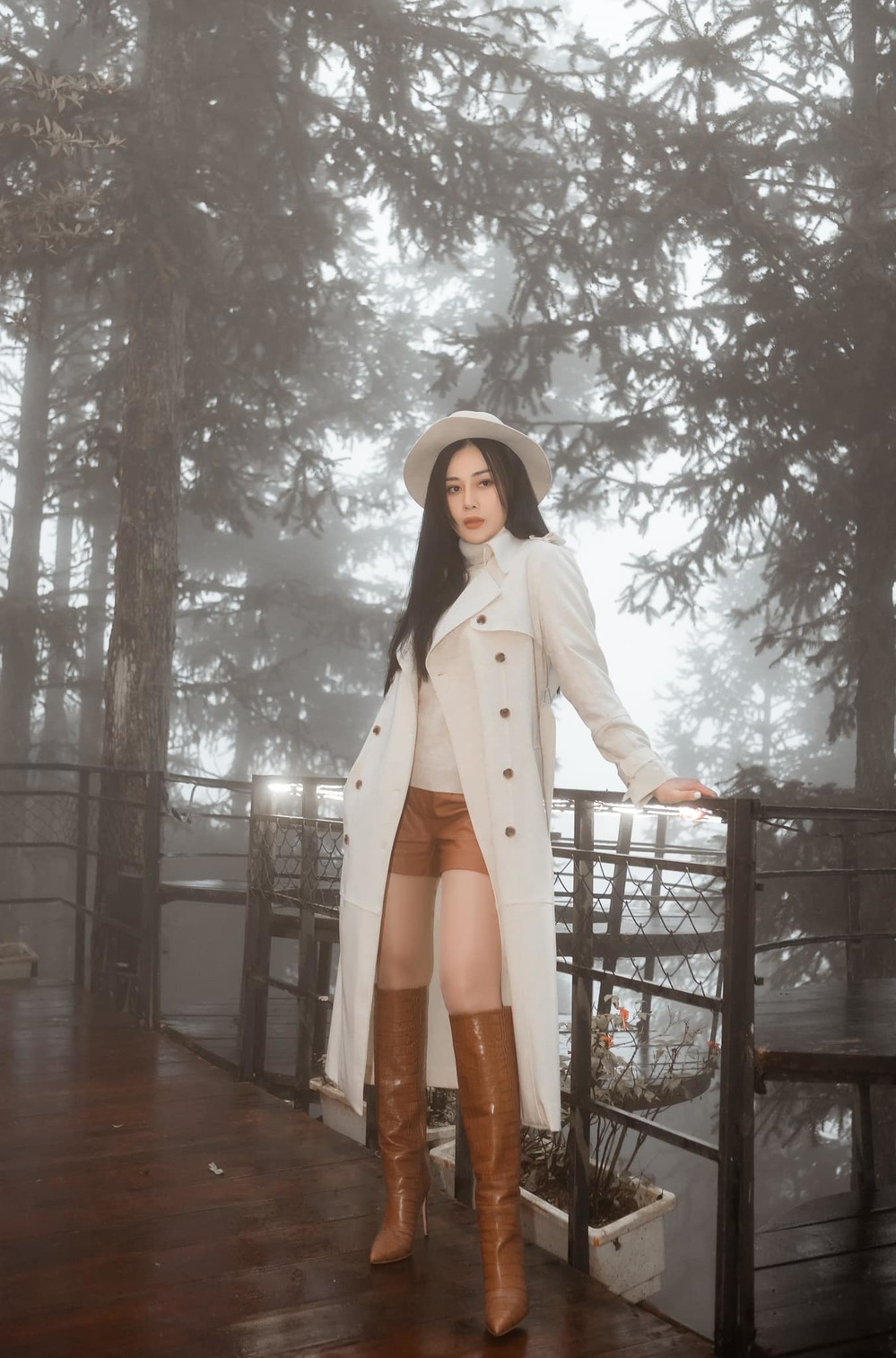 Phương Oanh khoe khung ảnh gia đình visual, nhan sắc mẹ gây chú ý - Hình 2