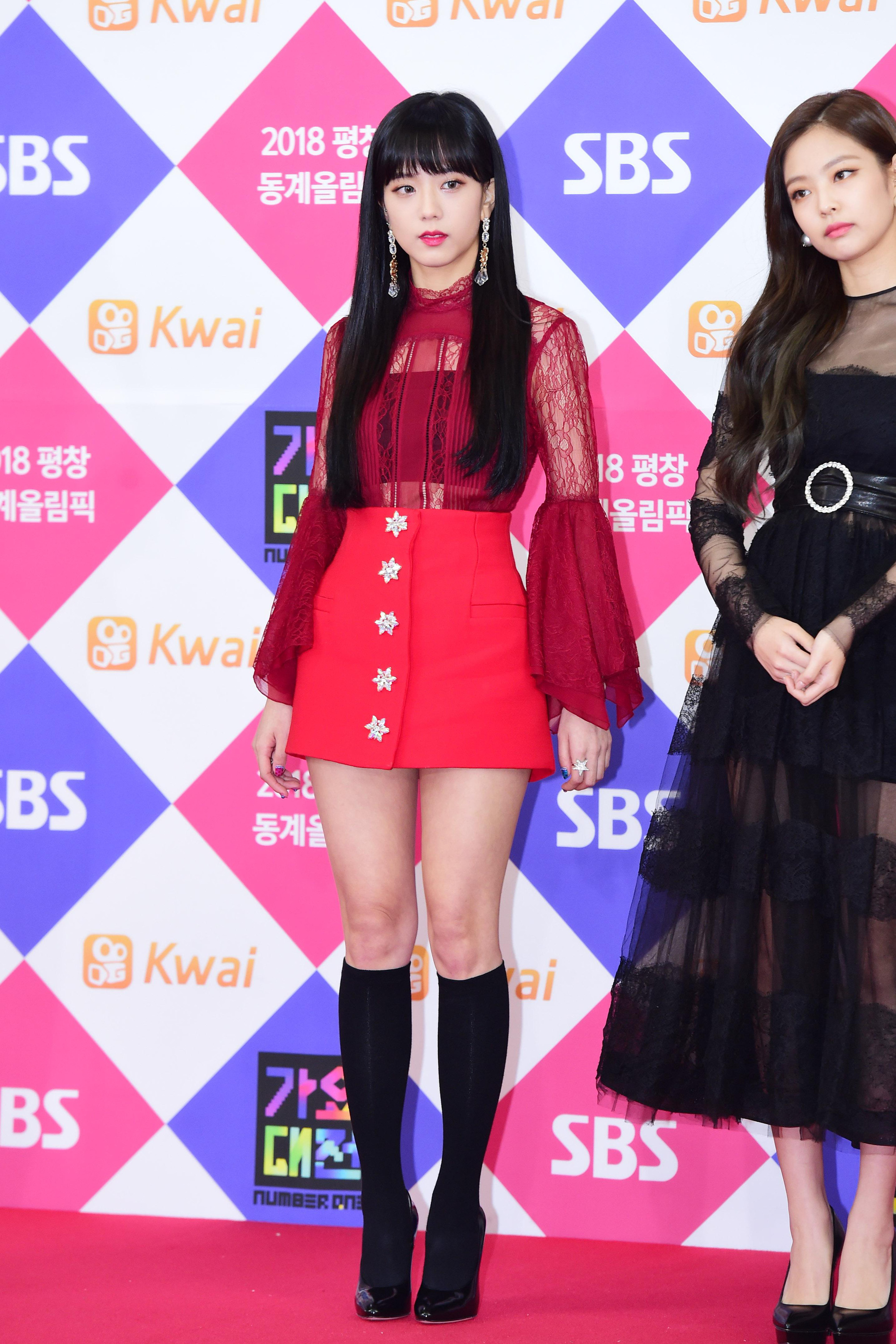Style thảm đỏ của hai đại sứ Dior: Vẻ lộng lẫy của Suzy áp đảo hoàn toàn Jisoo - Hình 8