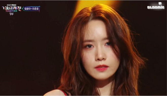 Vào mà xem Yoona (SNSD) ôm ấp mỹ nam Kpop tình tứ chưa này: Đẳng cấp Gen 2 mãi mận, sexy thế này fan chịu sao nổi! - Hình 3