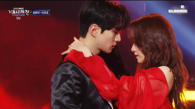 Vào mà xem Yoona (SNSD) ôm ấp mỹ nam Kpop tình tứ chưa này: Đẳng cấp Gen 2 mãi mận, sexy thế này fan chịu sao nổi! - Hình 10