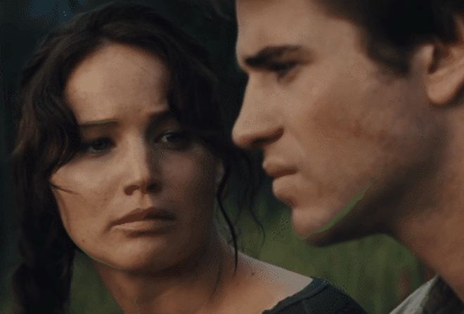 Cảnh hôn hôi miệng làm nam thần Liam Hemsworth ghê sợ và ám ảnh: Thủ phạm là một mỹ nữ Oscar, tai họa từ 2 món ăn siêu nặng mùi! - Hình 2