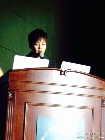 BTS, Xiumin (EXO) và loạt thần tượng giỏi giang, ngoài nghiệp cầm mic còn có tấm bằng Đại học lận lưng - Hình 2