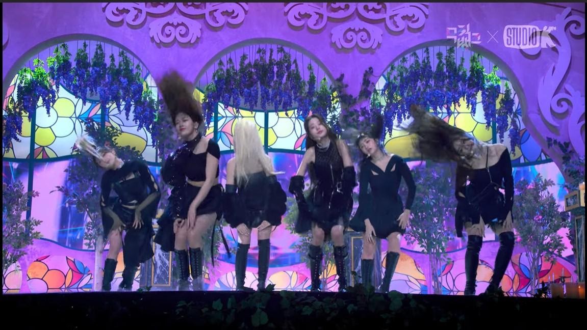 Jennie (BLACKPINK) bị cà khịa thua cả đàn em khi Liz (IVE) xử lý sự cố trên sân khấu - Hình 5