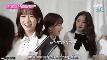 Bắt trọn khoảnh khắc ngọt ngào giữa Wonyoung và cựu thành viên IZ*ONE, khác xa cảnh lườm nguýt, cười đểu năm nào? - Hình 3