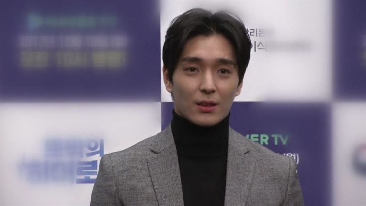 Choi Jong Hoon trở thành tín đồ sùng đạo sau khi ra tù vì bê bối đồi truỵ - Hình 1