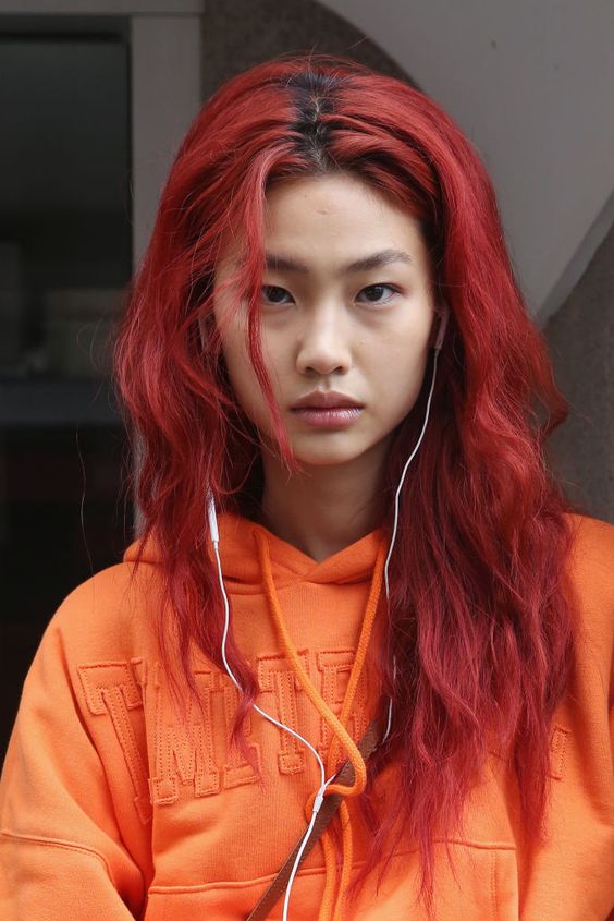 Nhuộm tóc đỏ là một sự lựa chọn táo bạo và đầy cá tính. Đây là một cách để thể hiện bản thân và khiến bạn nổi bật trong đám đông. Hãy xem hình ảnh liên quan đến từ khóa này để khám phá vẻ đẹp của mái tóc đỏ chói lóa.