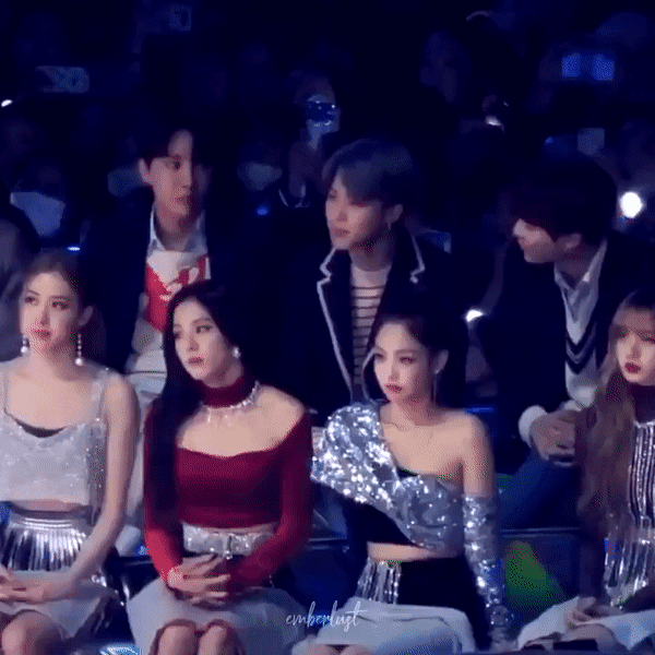 Jimin (BTS) có duyên nợ với BLACKPINK: Mỗi lần Jisoo, Jennie thì thầm to nhỏ là ló mặt làm cameo? - Hình 2