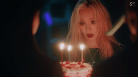 Taeyeon (SNSD) phát điên, khóc cạn nước mắt vì người yêu trong MV, diễn xuất quá nghệ nhưng fan không thích điều này! - Hình 3