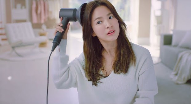 Song Hye Kyo khoe ảnh selfie cực lạ, nhưng làn da ở tuổi 40 mới thực sự gây choáng - Hình 6
