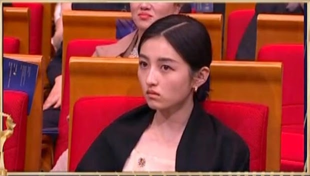 Trương Tử Phong - Tiểu hoa mới nổi lộ con người thật giả tạo, thái độ ra mặt khi đàn chị ẵm giải - Hình 3